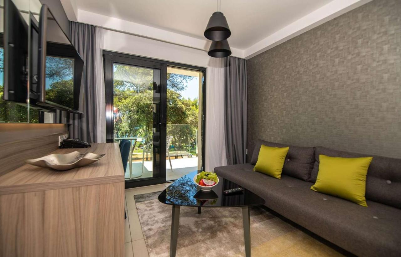 Suite con 2 Camere da Letto e Balcone
